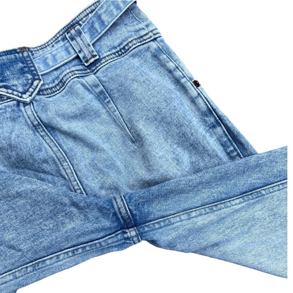 Abercrombie & Fitch Ultra High Rise Mom Jean Light Wash Size 0 - Picture 9 of 9